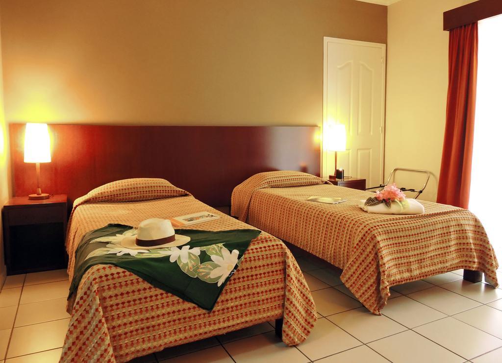 Koniambo Hotel Kone Phòng bức ảnh