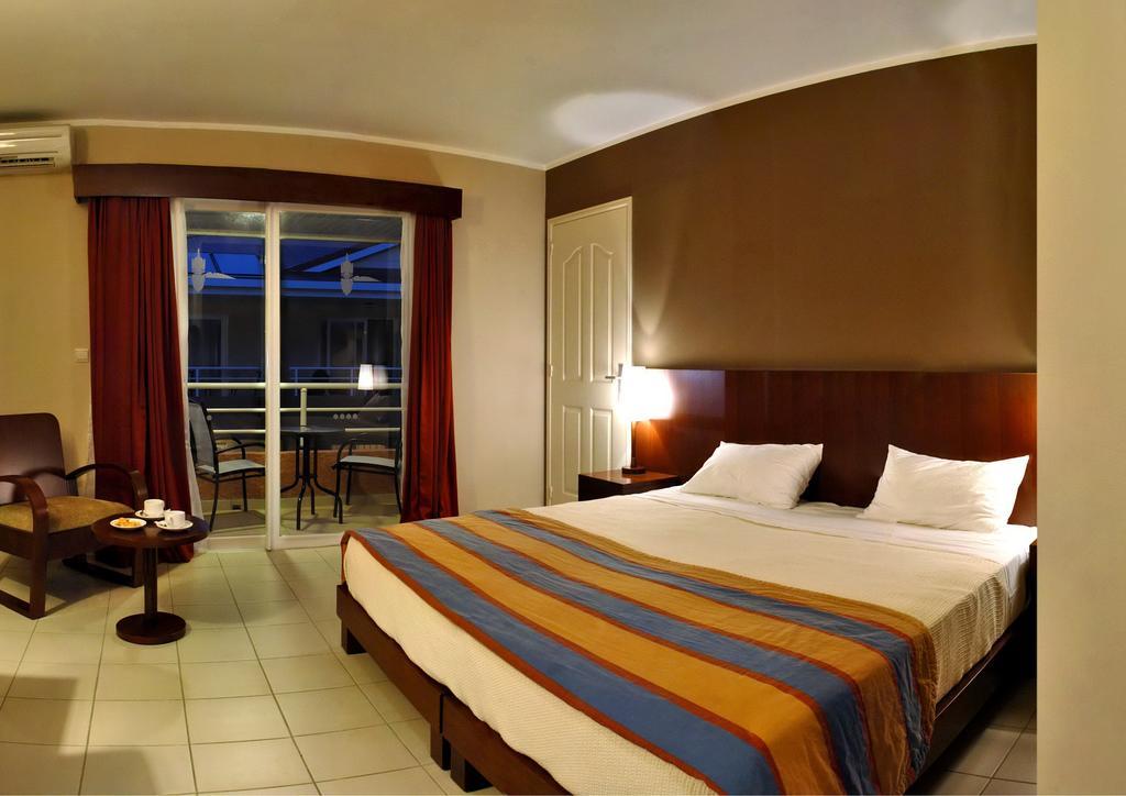 Koniambo Hotel Kone Phòng bức ảnh