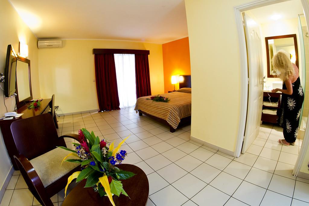 Koniambo Hotel Kone Phòng bức ảnh